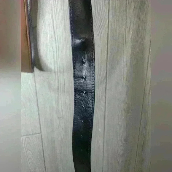 Genuine Dickies black/brown reversible belt. Some wear. Size. 46-48 - Picture 9 of 10